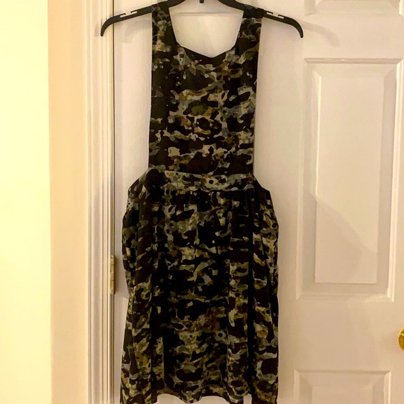 Forever 21 Dresses & Skirts - Cameo Overall Printed Dress